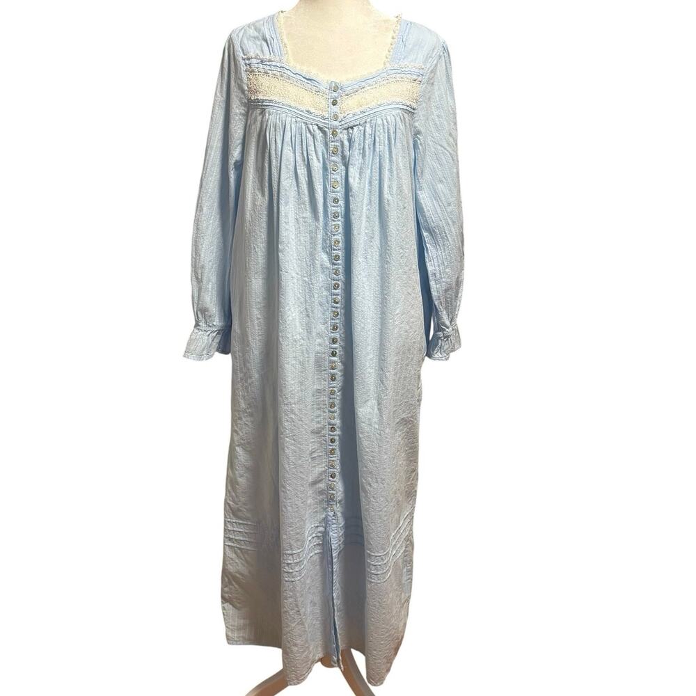 Eileen West Size M Dobby Stripe Button Front Robe Blue Lace Tradwife Modest - Picture 2 of 6